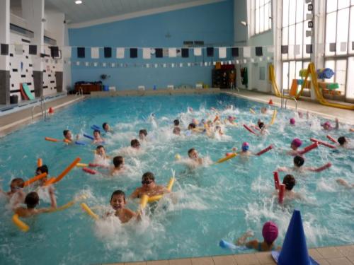 Diskotéka a závody v plavání